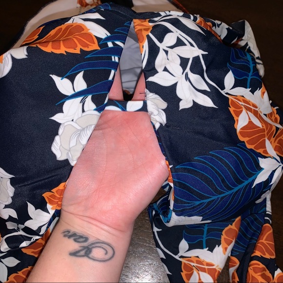 One Piece Cupshe Bathing Suit 👙 - Picture 3 of 5